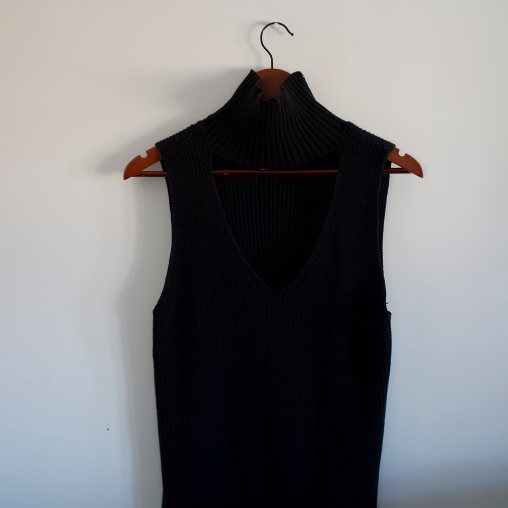 BCBGeneration Black Sleeveless Turtleneck Sweater.